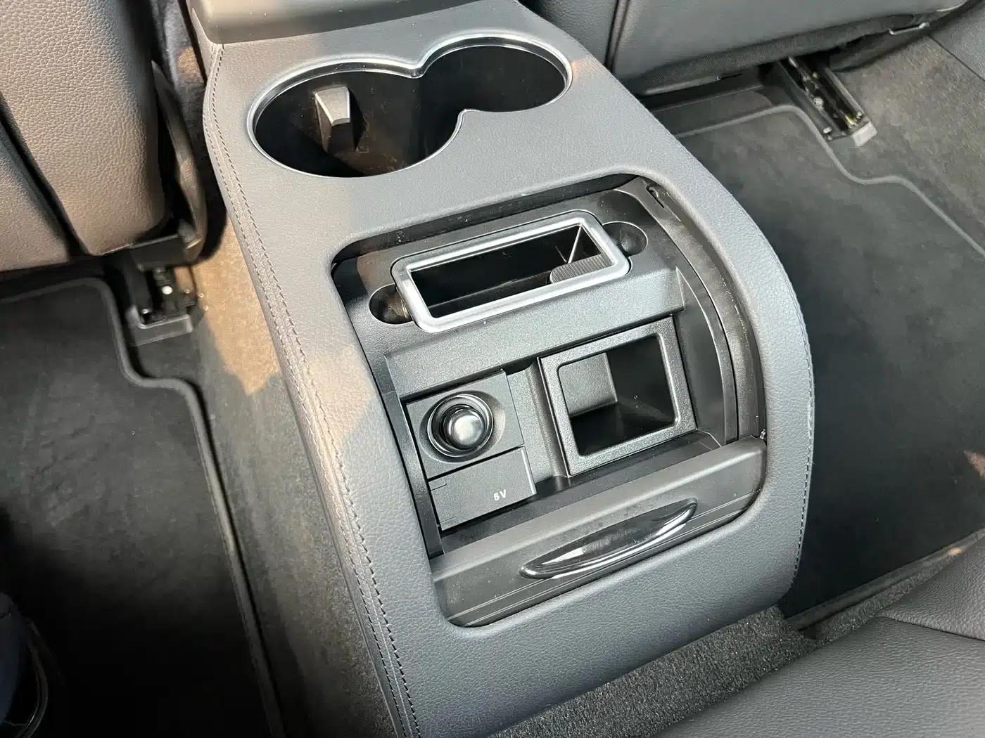 2015 Mercedes-Benz E-Class Facelift E 260 L Sport — миниатюра 40