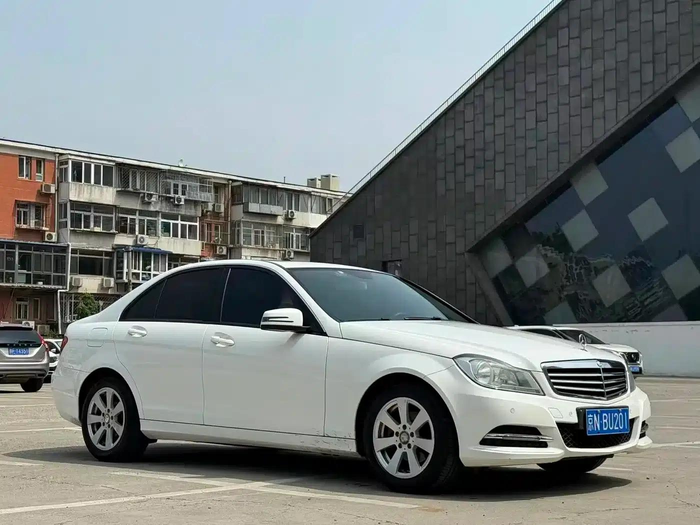 Mercedes-Benz C-Class 2013 C 180 CGI Classic — миниатюра 3
