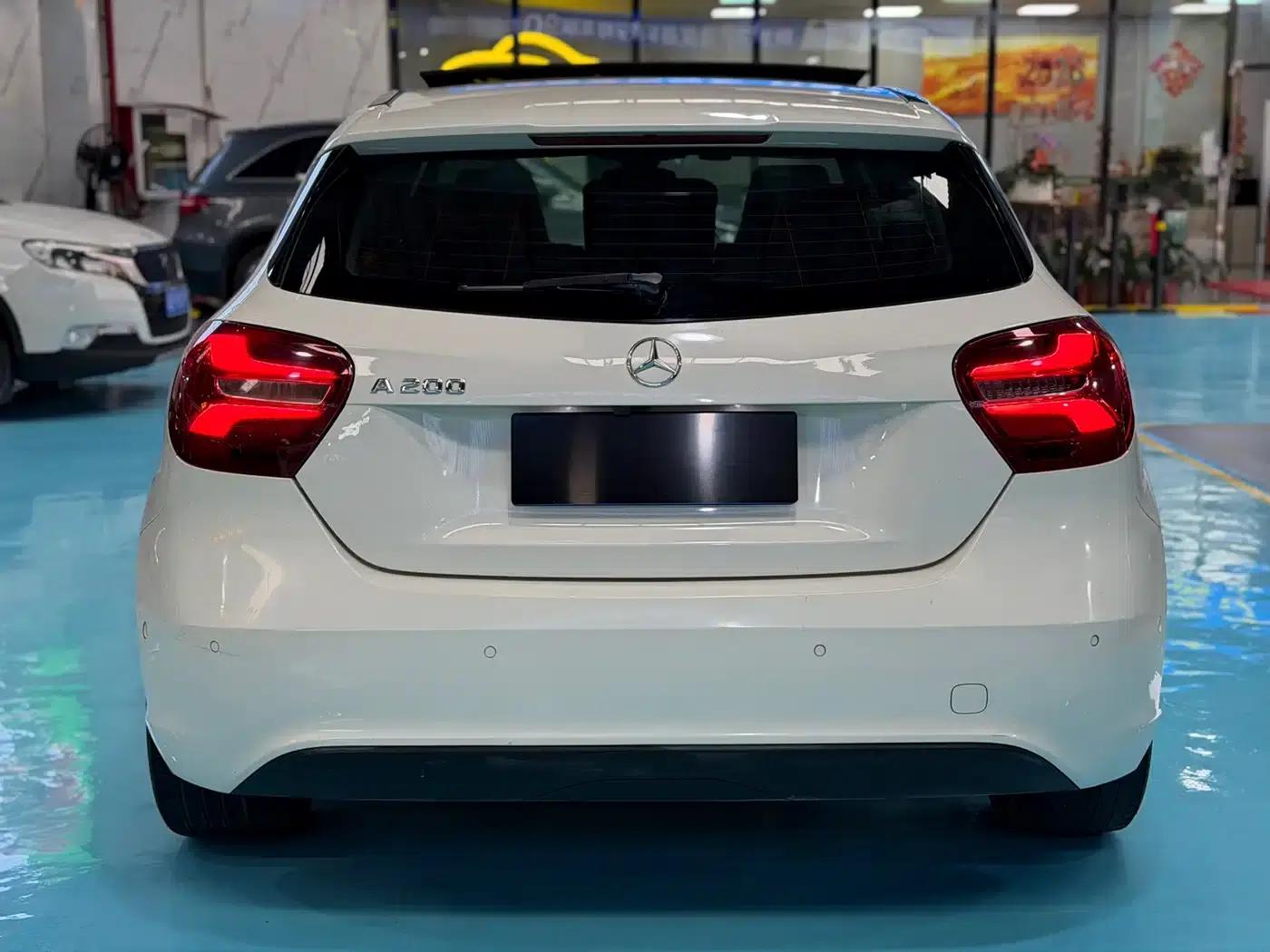 2016 Mercedes-Benz A-Class Imported Model A 200 Fashion Edition — миниатюра 5
