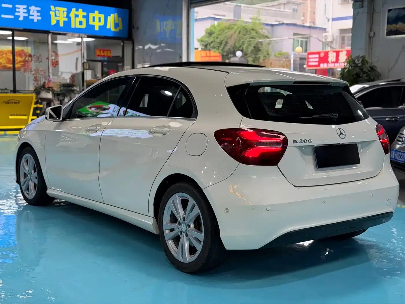 2016 Mercedes-Benz A-Class Imported Model A 200 Fashion Edition — миниатюра 6