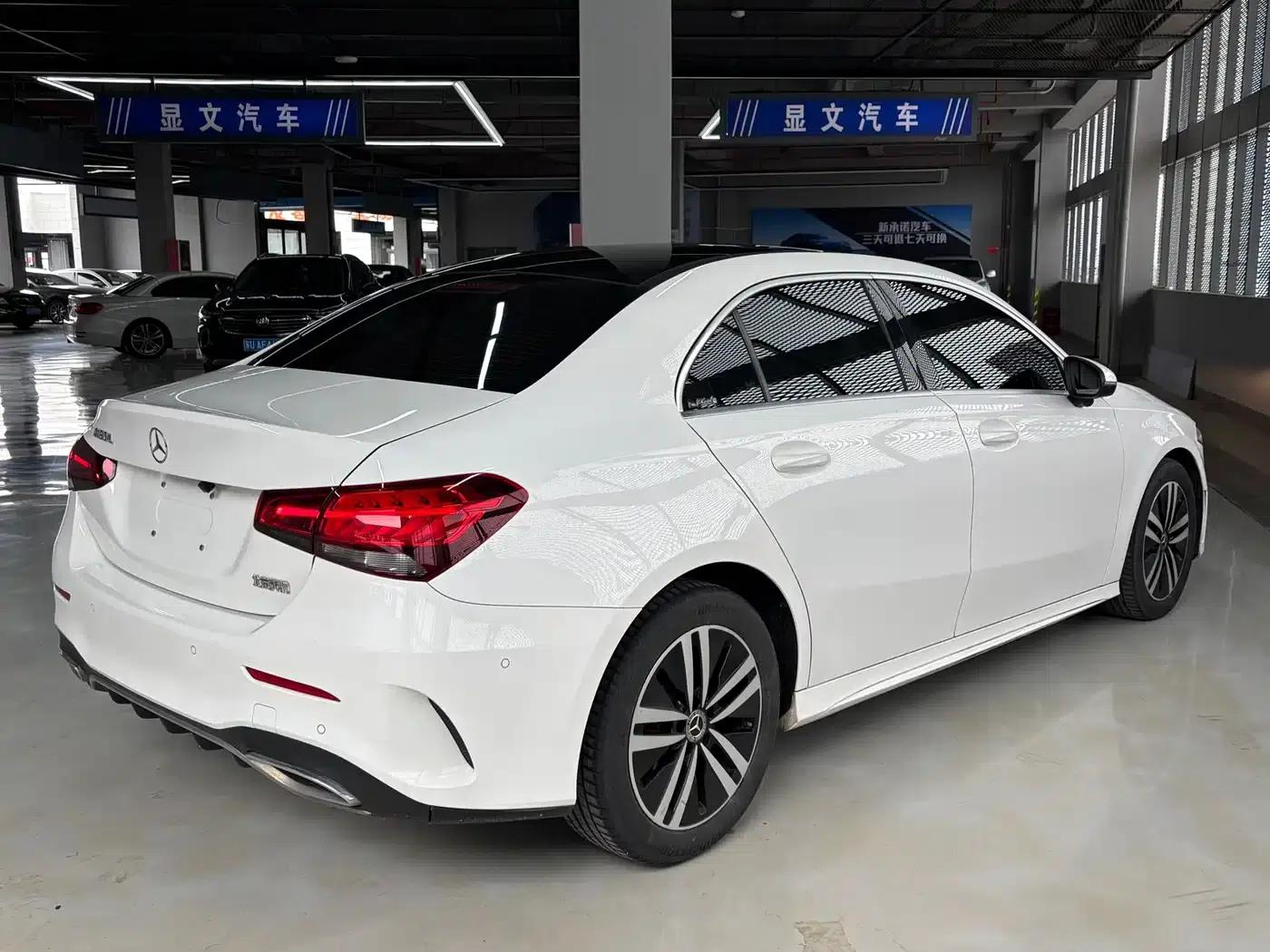2020 Mercedes-Benz A-Class A 180 L Sport Sedan — миниатюра 13