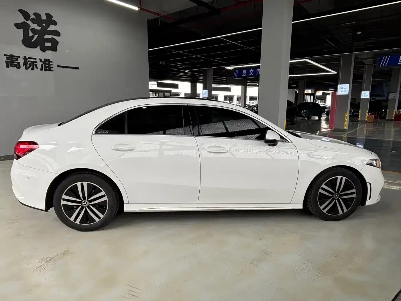 2020 Mercedes-Benz A-Class A 180 L Sport Sedan — миниатюра 15