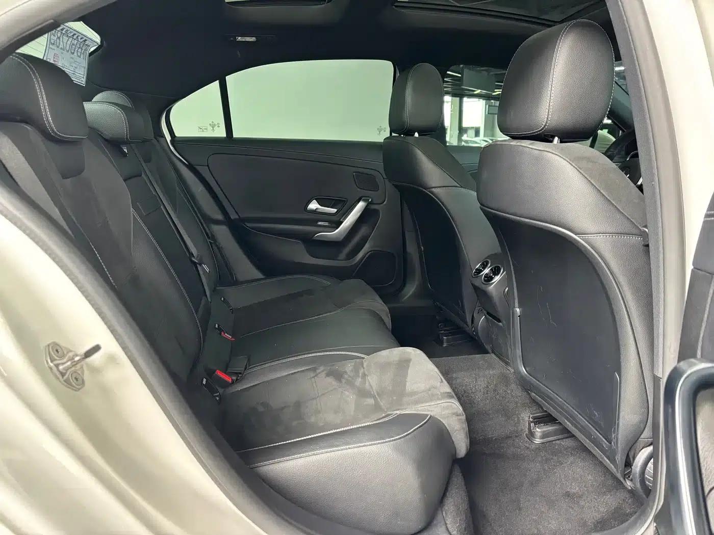2020 Mercedes-Benz A-Class A 180 L Sport Sedan — миниатюра 5