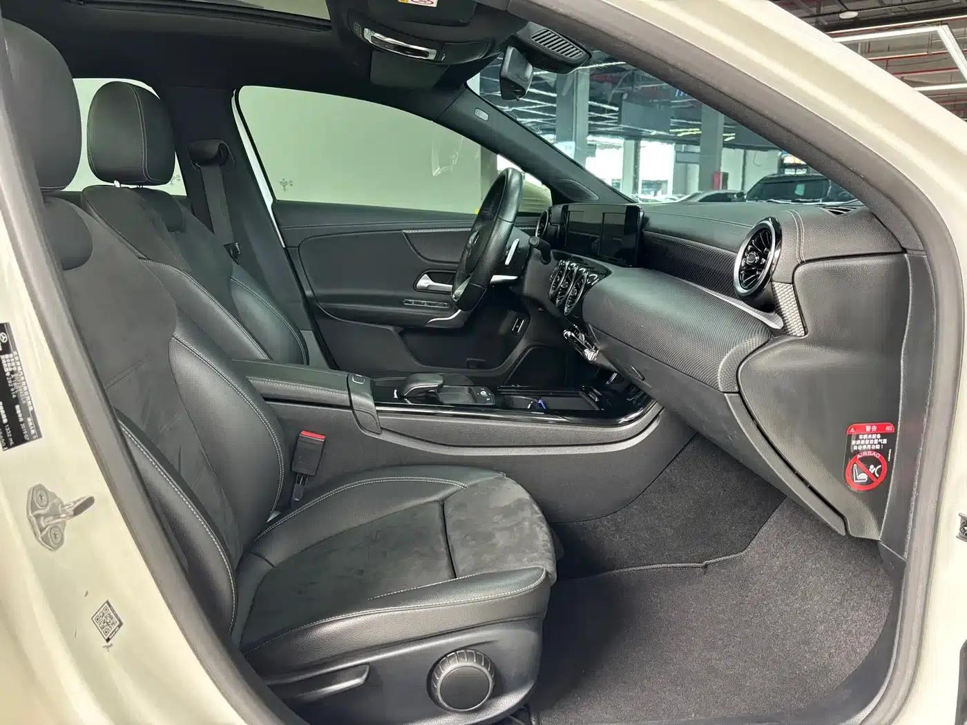 2020 Mercedes-Benz A-Class A 180 L Sport Sedan — миниатюра 6