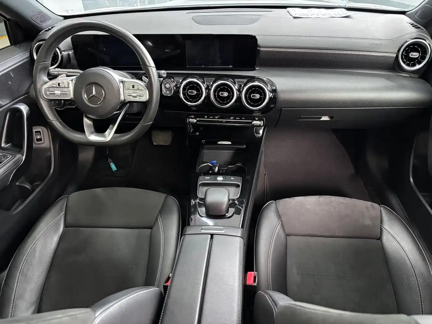 2020 Mercedes-Benz A-Class A 180 L Sport Sedan — миниатюра 7