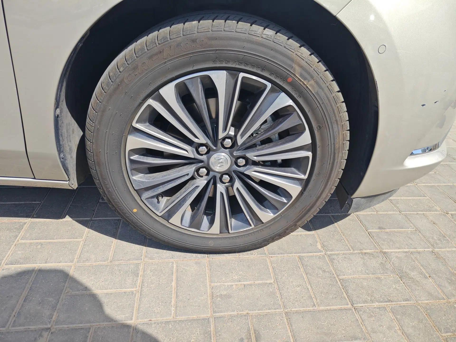 Buick GL8 2020 ES Land Cruiser 653T Luxury Model — миниатюра 8