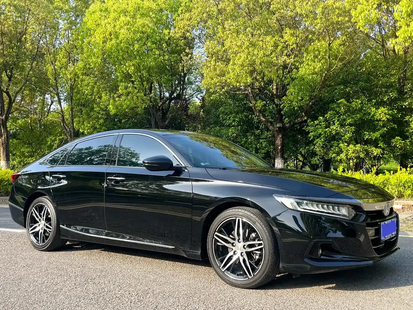 2022 Honda Accord Hybrid 2.0L Phantom Night Edition — миниатюра 3