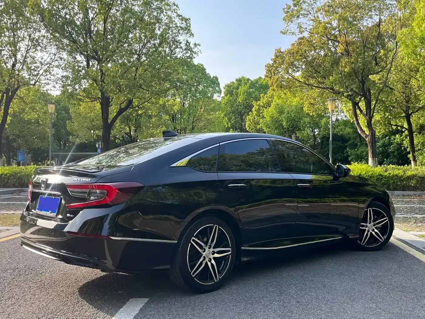 2022 Honda Accord Hybrid 2.0L Phantom Night Edition — миниатюра 6