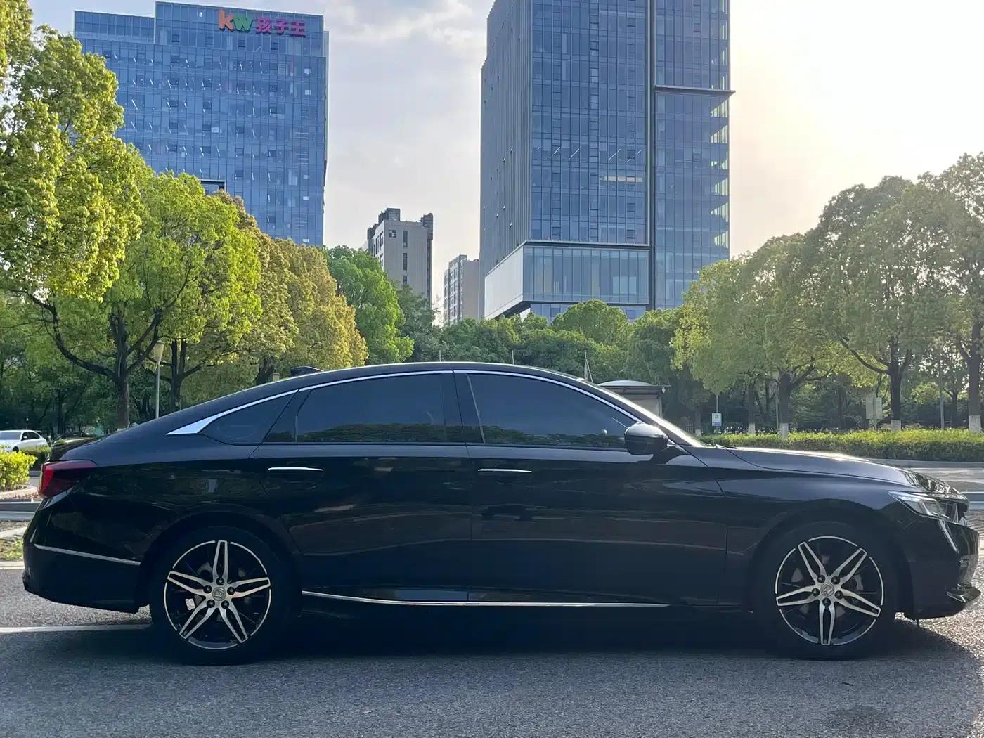 2022 Honda Accord Hybrid 2.0L Phantom Night Edition — миниатюра 7