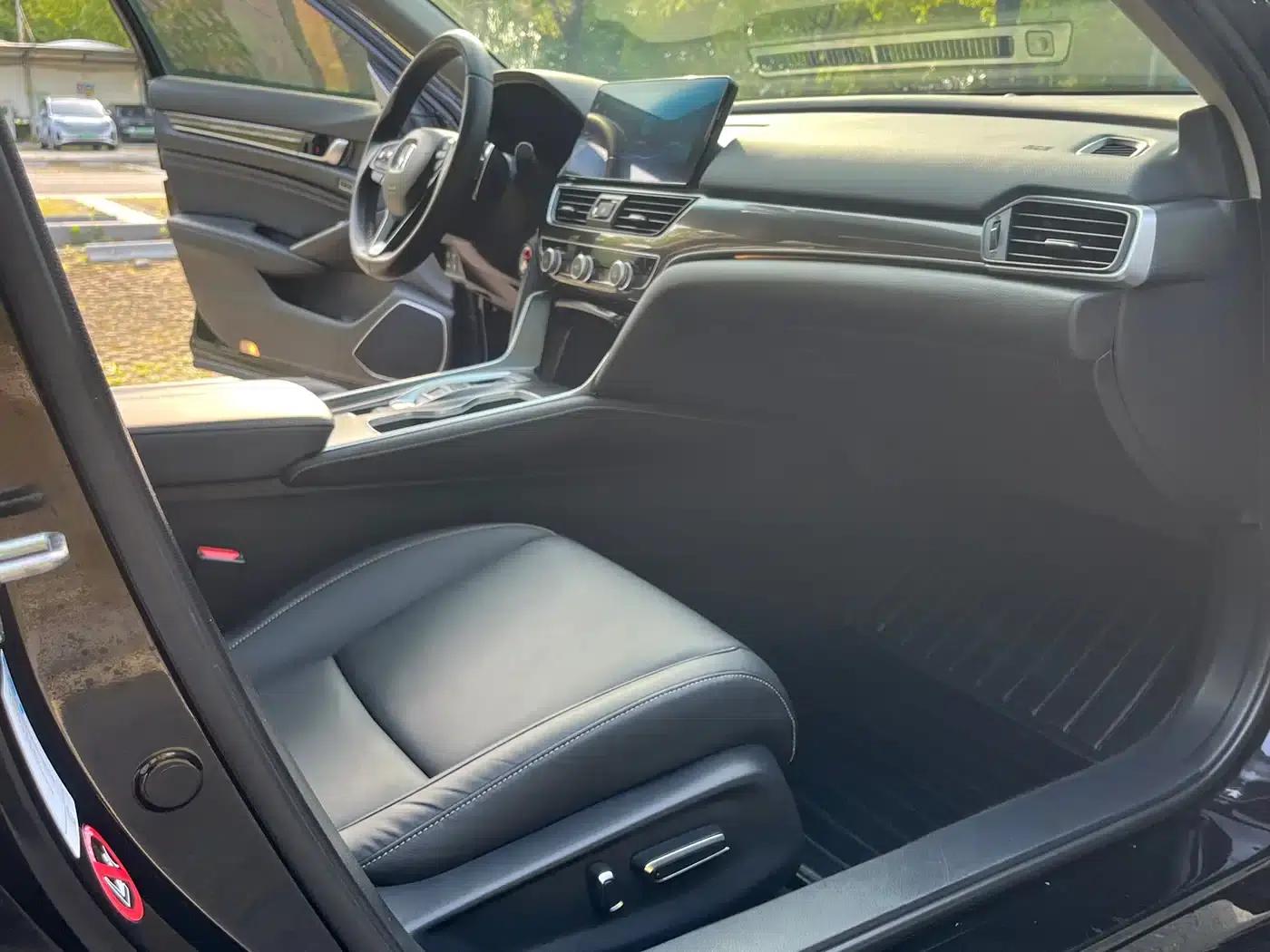 2022 Honda Accord Hybrid 2.0L Phantom Night Edition — миниатюра 9