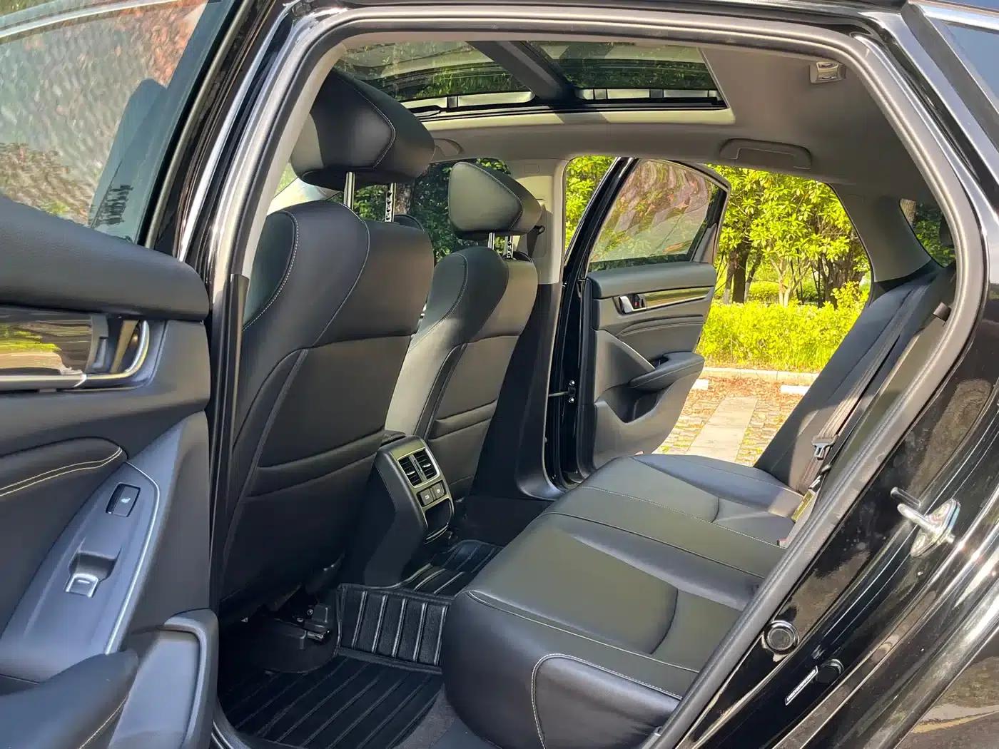 2022 Honda Accord Hybrid 2.0L Phantom Night Edition — миниатюра 10
