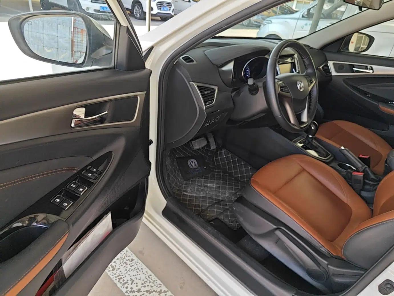 CHANGAN Eado 2016 1.6L GDI Automatic Cool Edition — миниатюра 19
