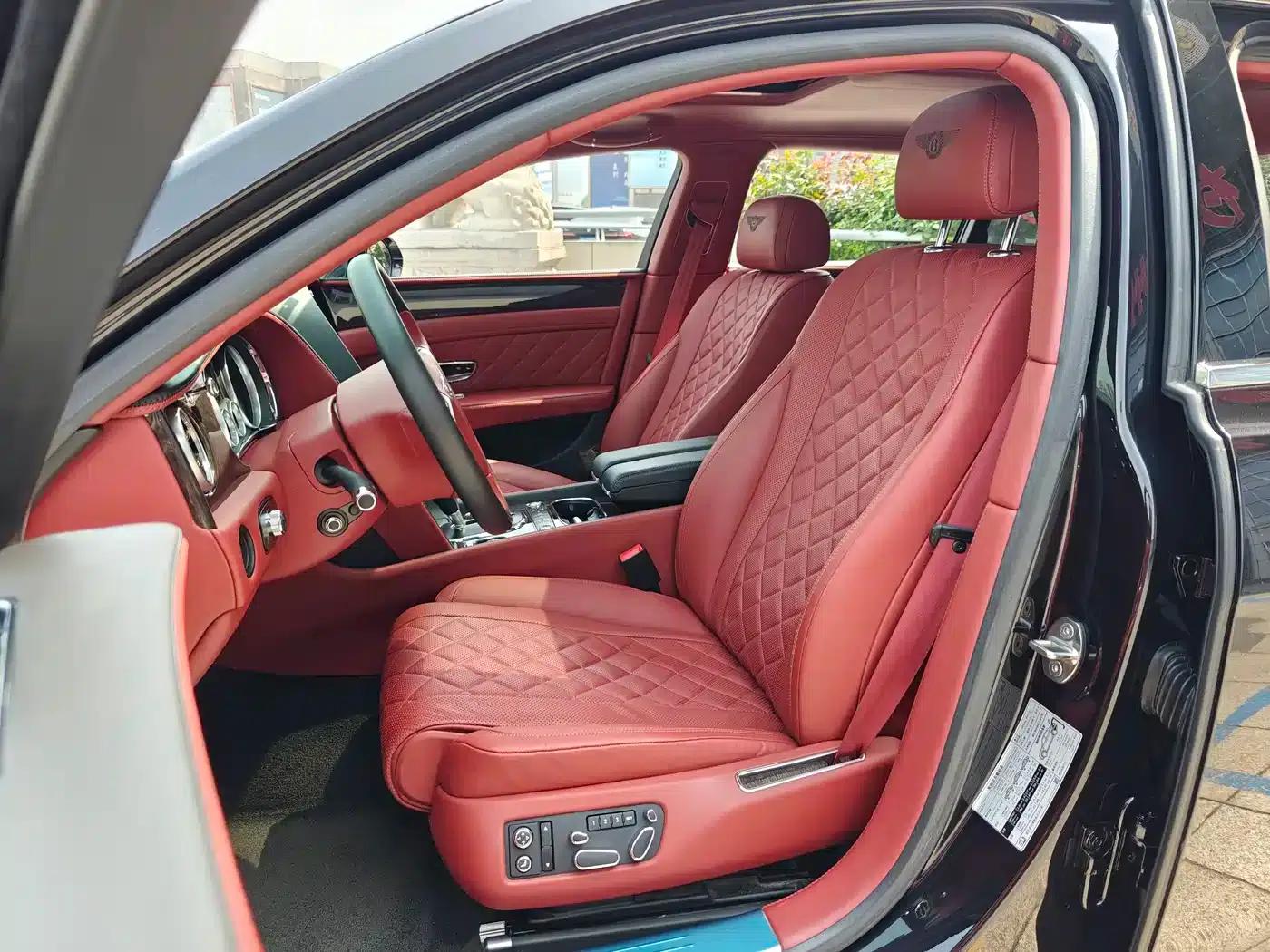 2017 Flying Spur 4.0T V8 Standard Edition — миниатюра 15