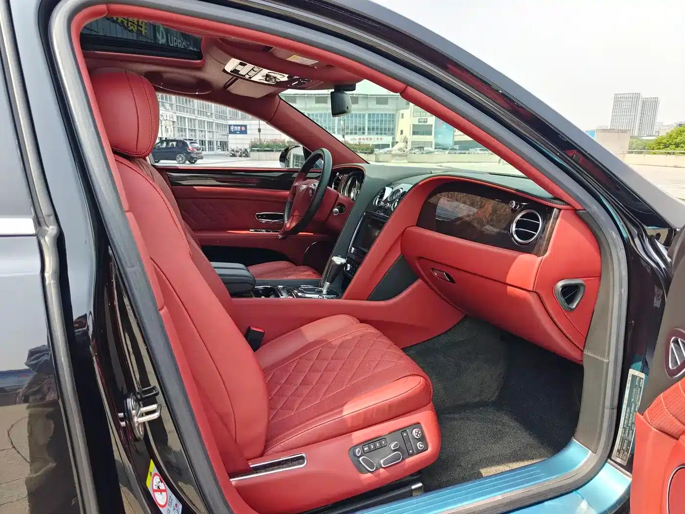 2017 Flying Spur 4.0T V8 Standard Edition — миниатюра 17