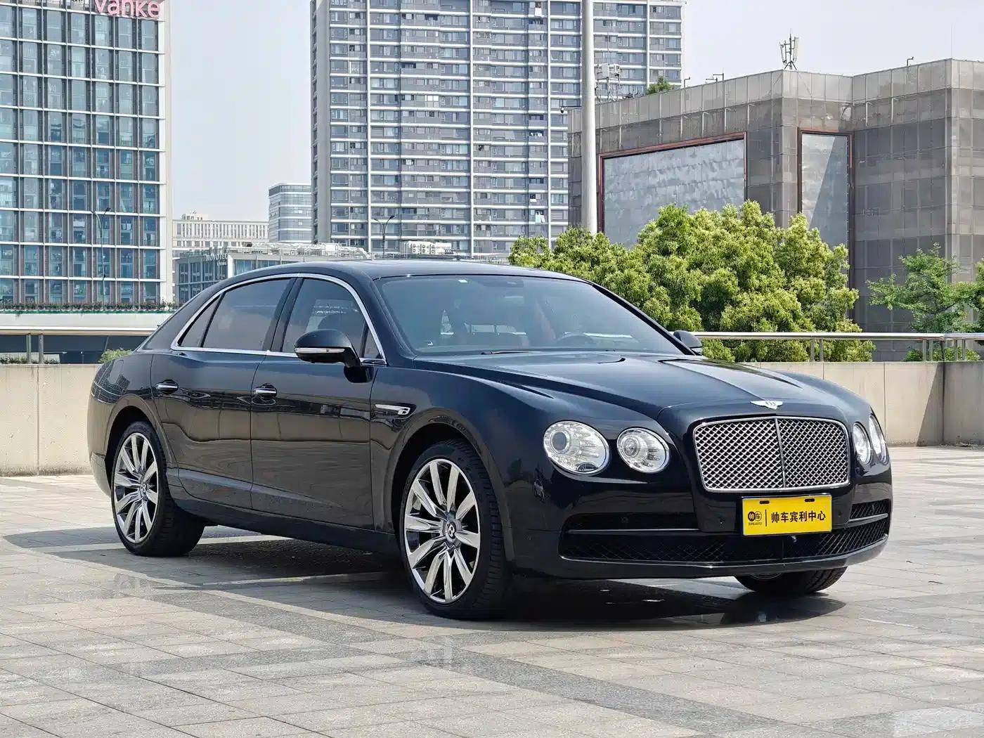 2017 Flying Spur 4.0T V8 Standard Edition — миниатюра 3