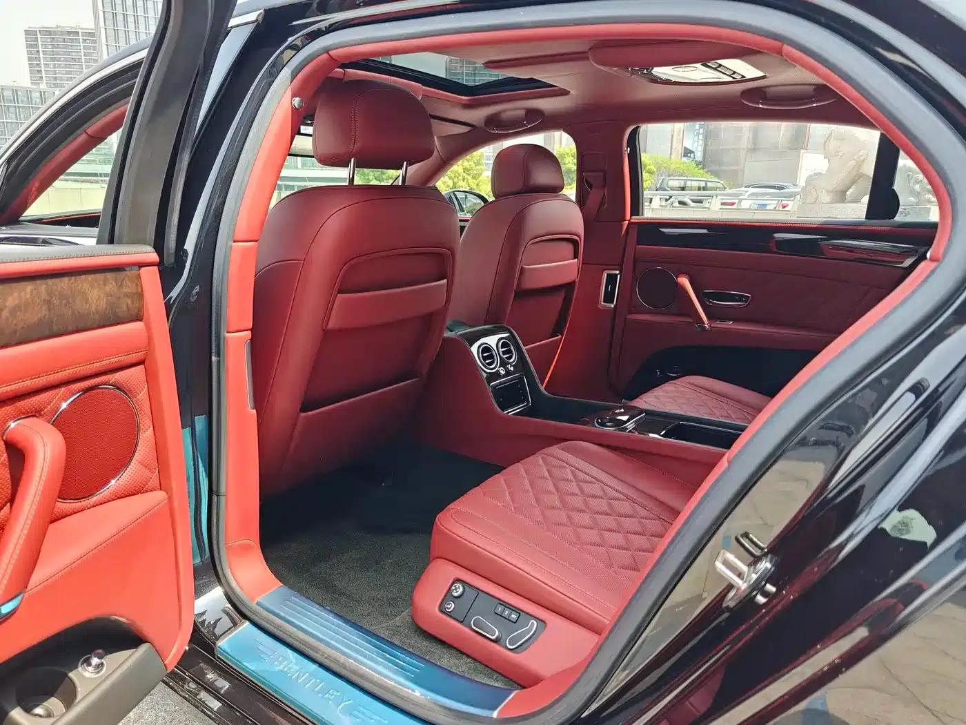 2017 Flying Spur 4.0T V8 Standard Edition — миниатюра 21