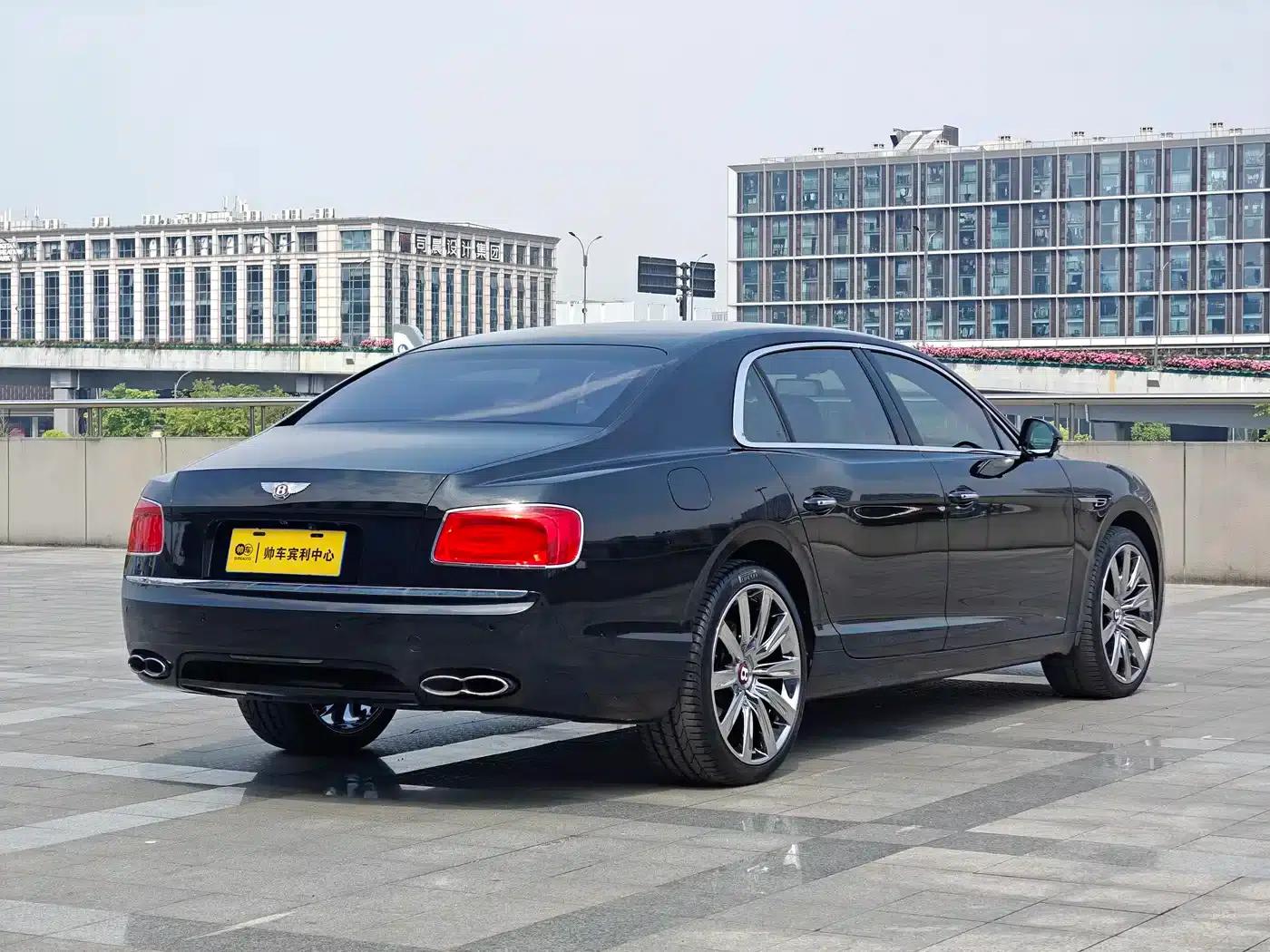 2017 Flying Spur 4.0T V8 Standard Edition — миниатюра 5