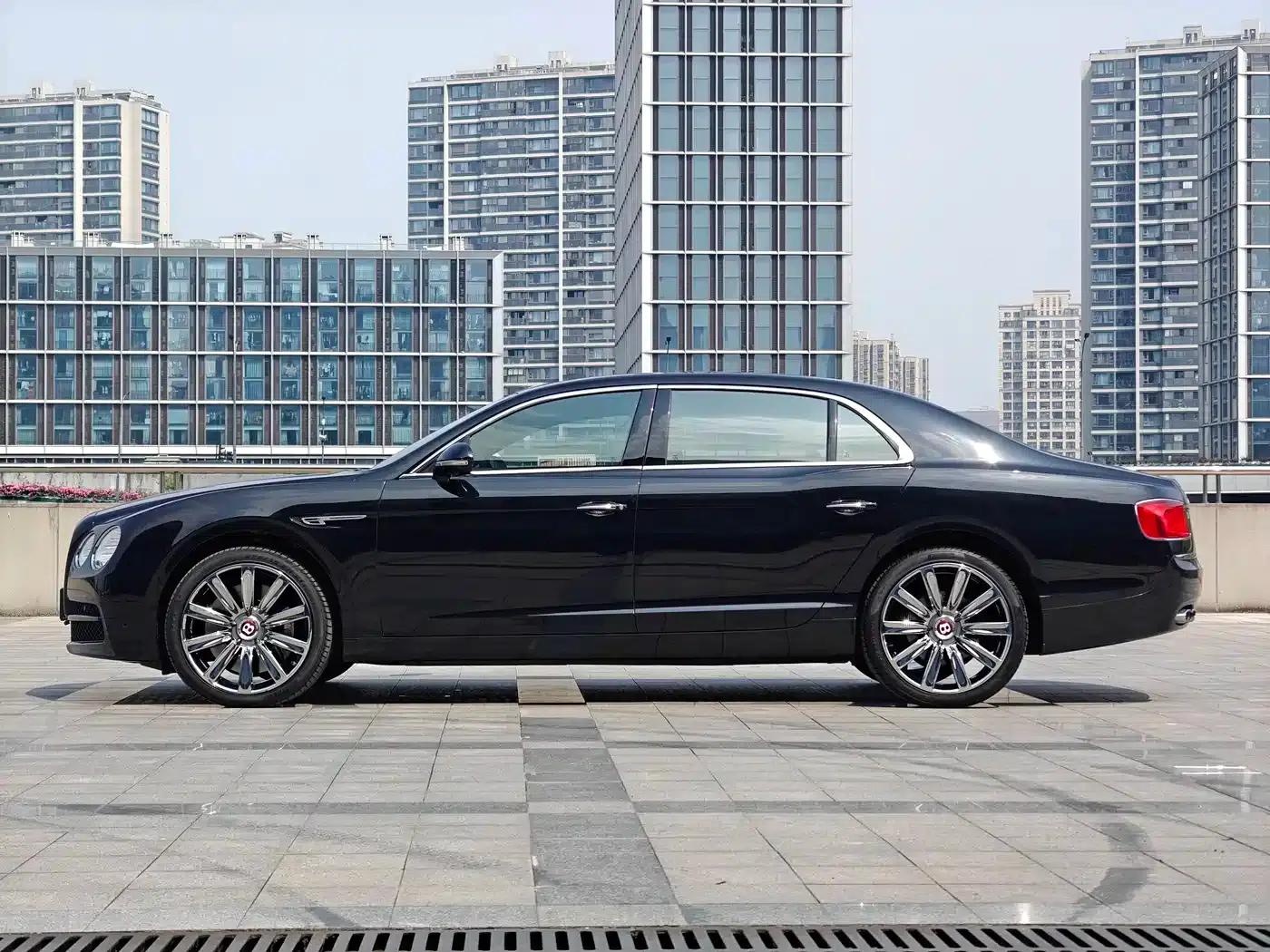 2017 Flying Spur 4.0T V8 Standard Edition — миниатюра 6