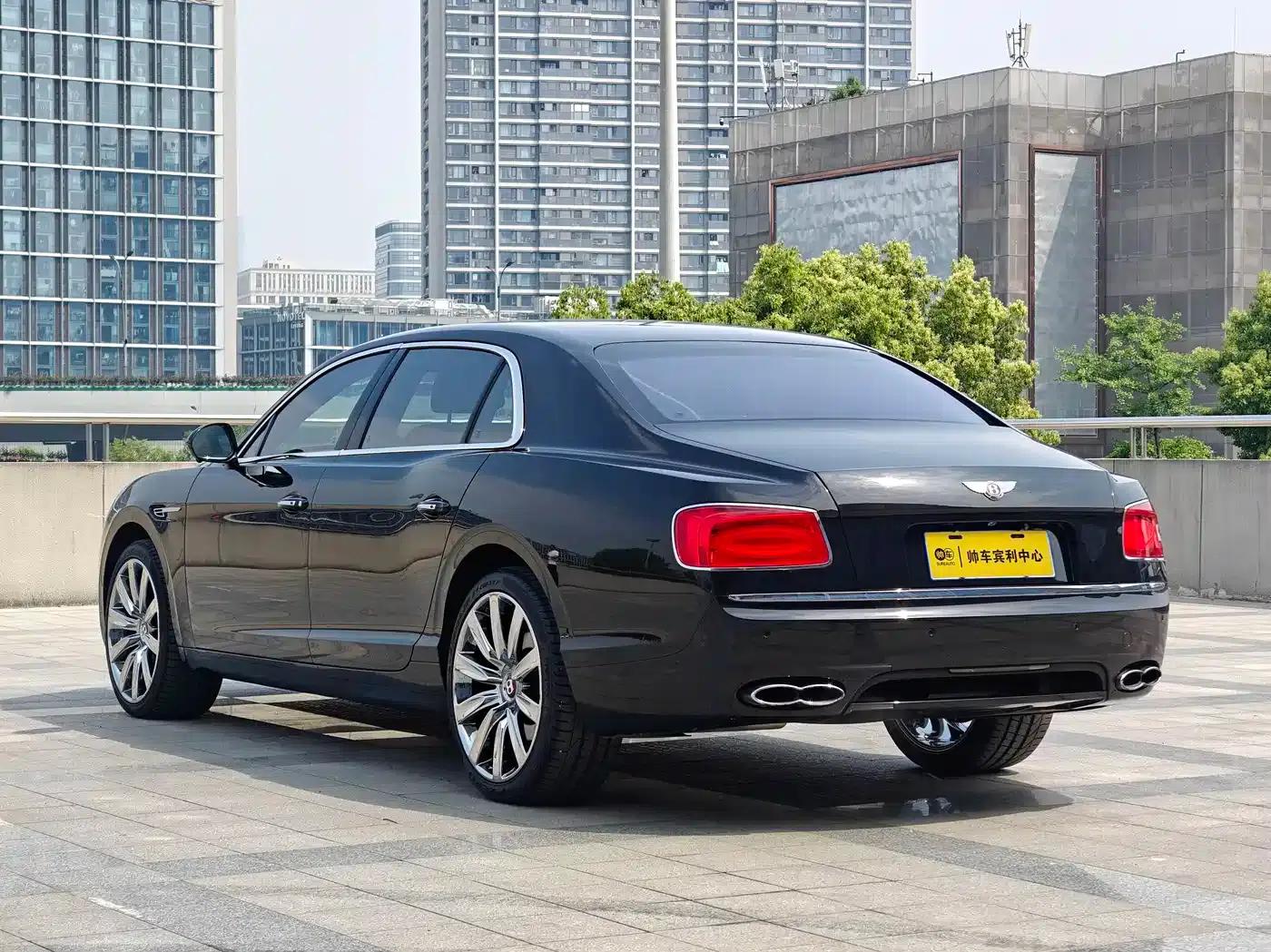 2017 Flying Spur 4.0T V8 Standard Edition — миниатюра 7