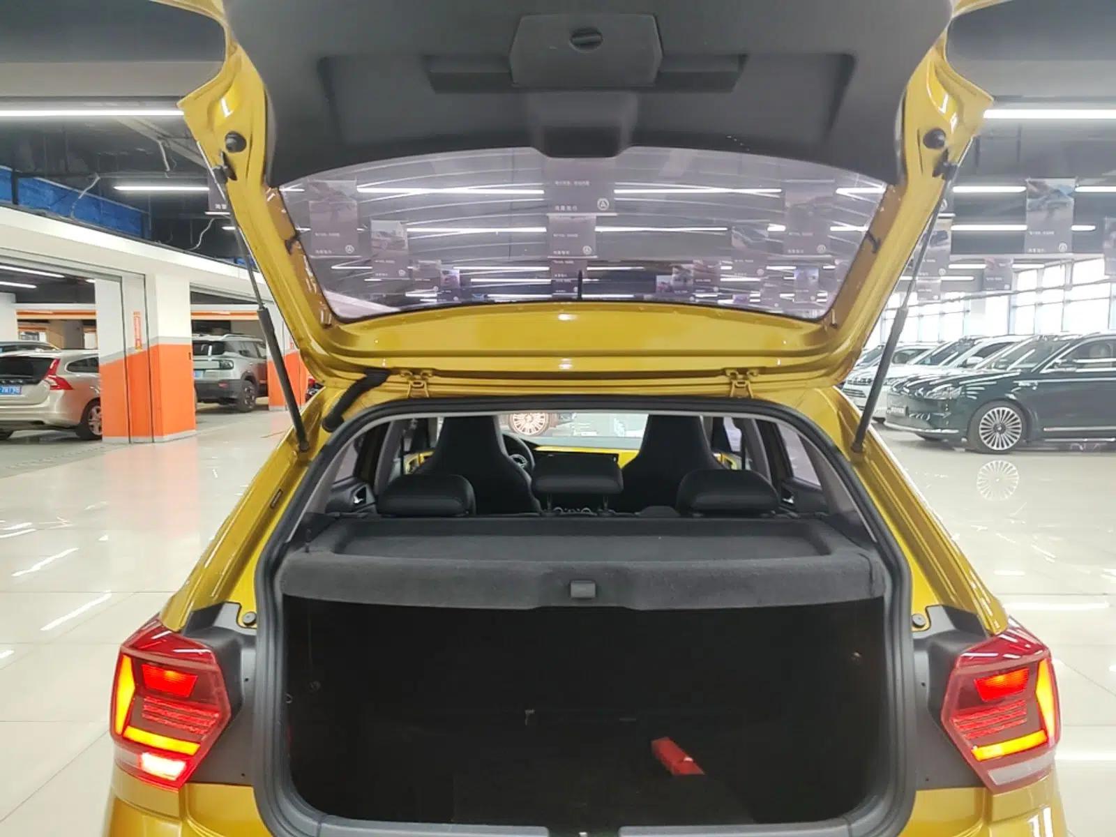Volkswagen Polo 2019 Plus 1.5L Automatic Colorful Technology Edition — миниатюра 21