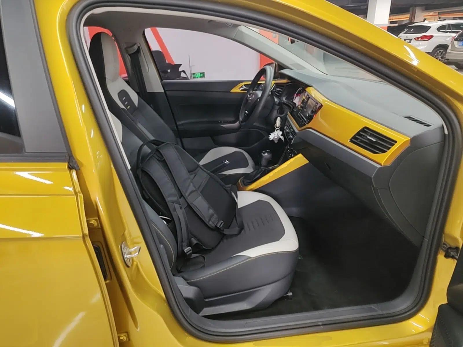 Volkswagen Polo 2019 Plus 1.5L Automatic Colorful Technology Edition — миниатюра 23