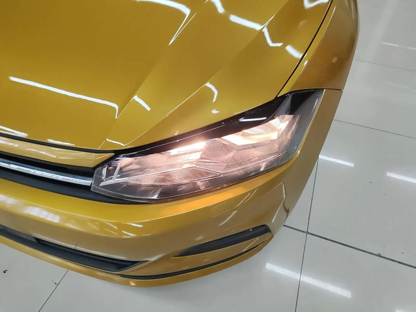 Volkswagen Polo 2019 Plus 1.5L Automatic Colorful Technology Edition — миниатюра 5