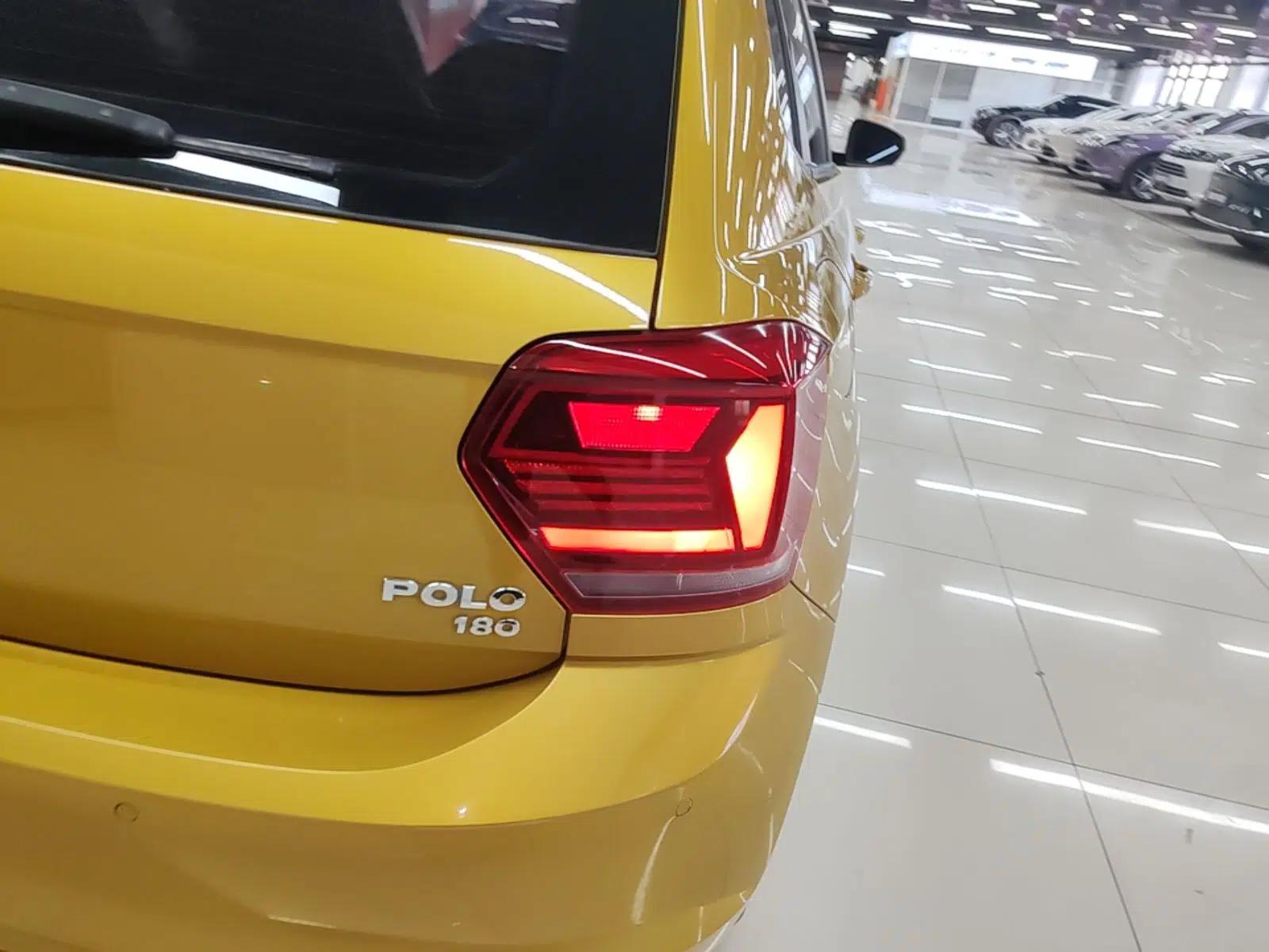 Volkswagen Polo 2019 Plus 1.5L Automatic Colorful Technology Edition — миниатюра 8