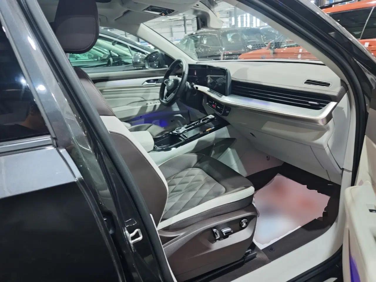 Volkswagen Tavendor 2023 380TSI Four-Wheel Drive R-Line Cruise Edition — миниатюра 23