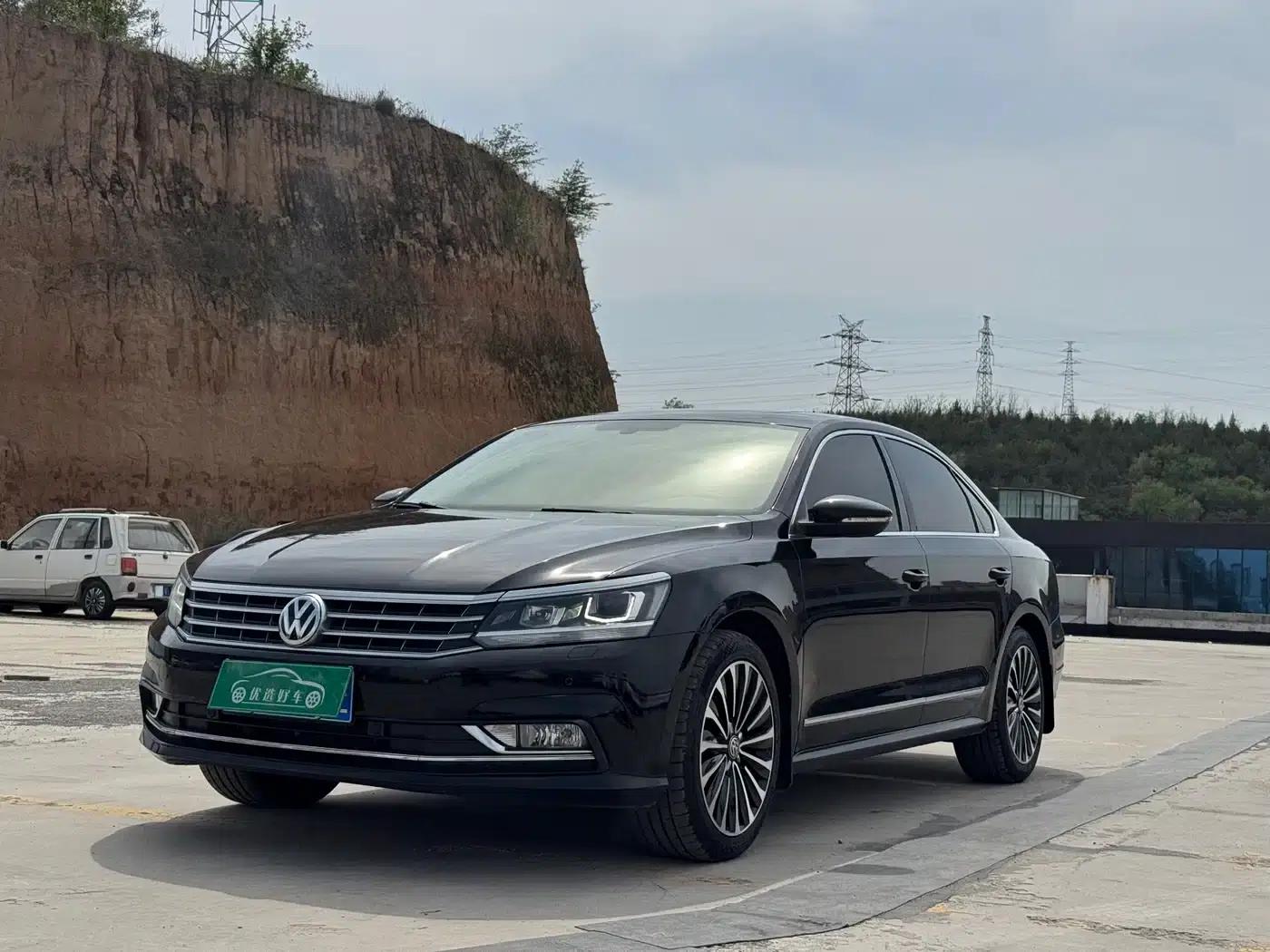2016 Passat 330TSI DSG Royal Edition — миниатюра 1