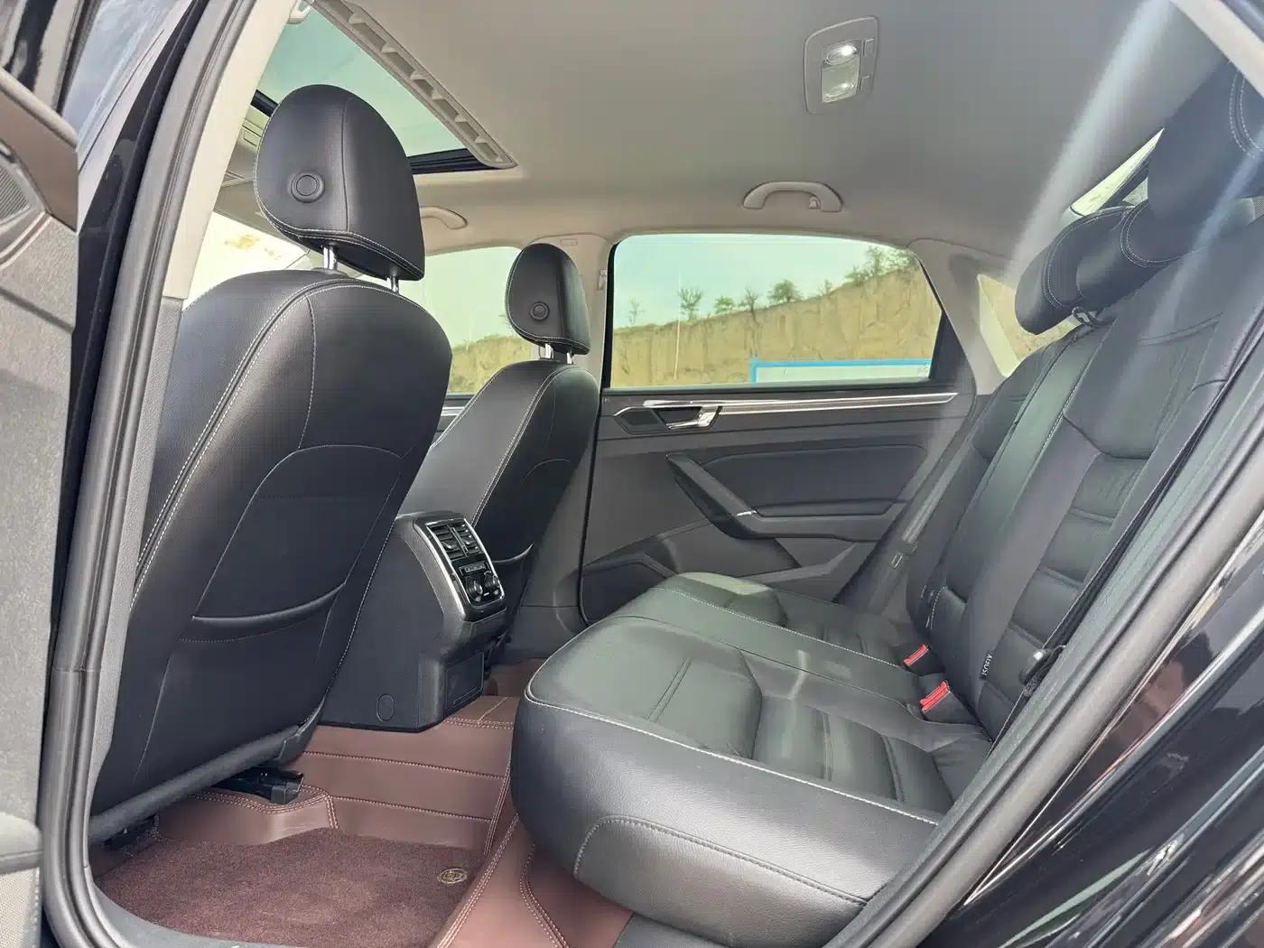 2016 Passat 330TSI DSG Royal Edition — миниатюра 5