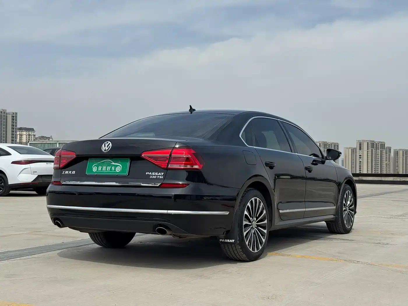 2016 Passat 330TSI DSG Royal Edition — миниатюра 7