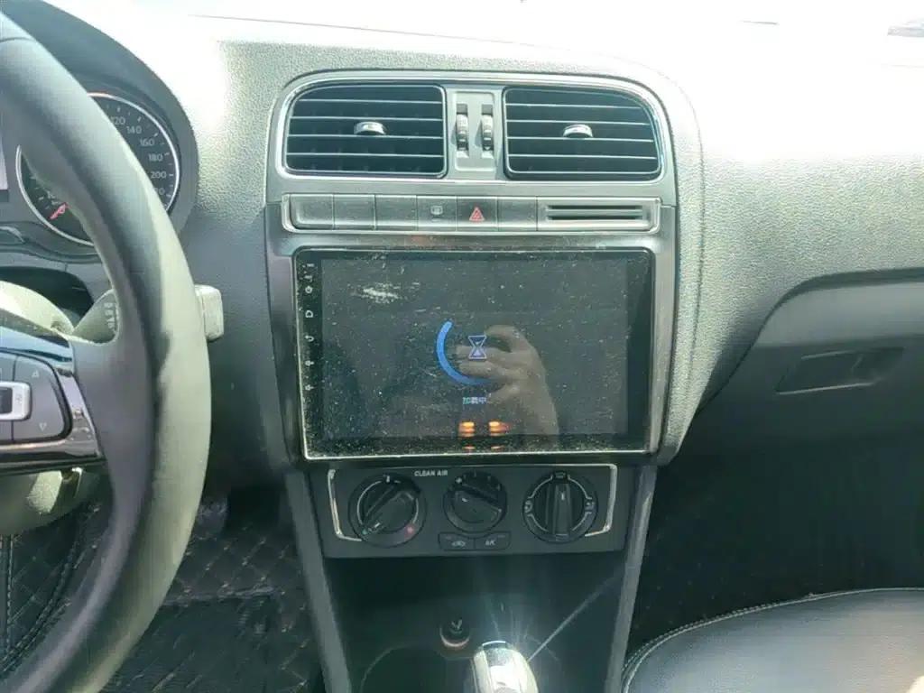 2016 Polo 1.6L Automatic Comfort Model — миниатюра 13