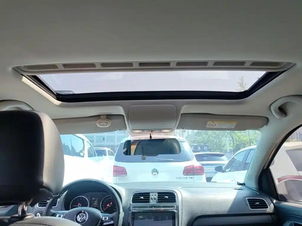 2016 Polo 1.6L Automatic Comfort Model — миниатюра 18
