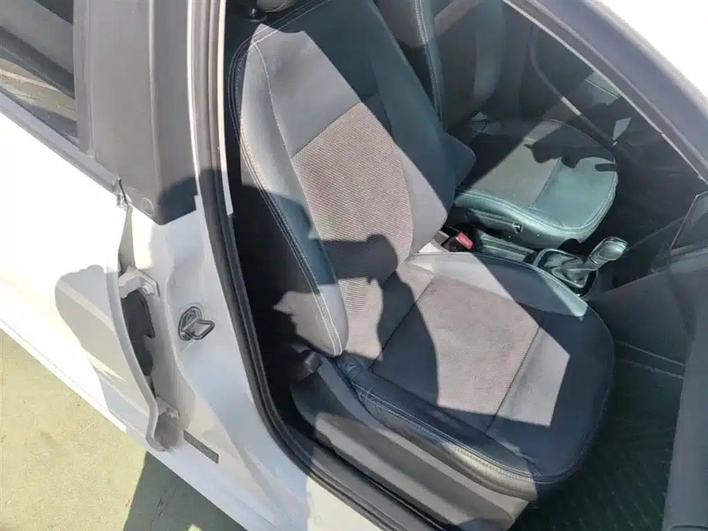 2016 Polo 1.6L Automatic Comfort Model — миниатюра 25