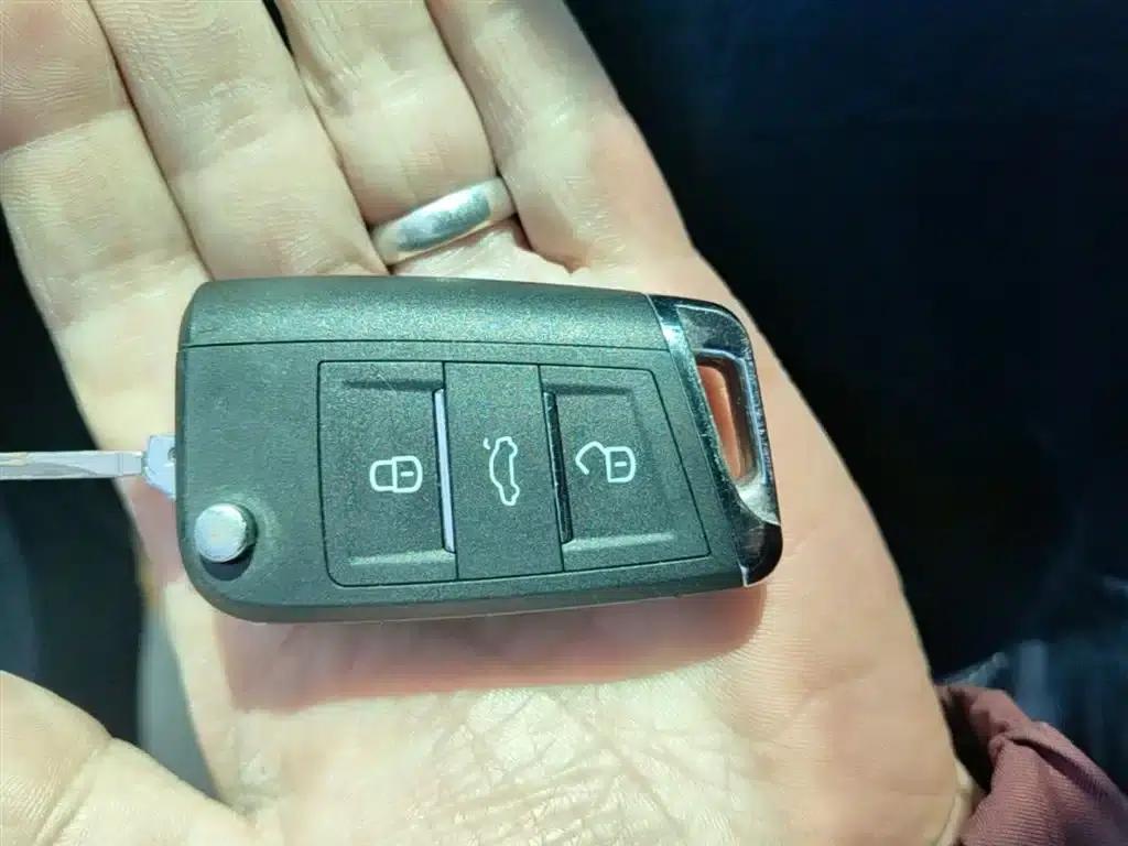 2016 Polo 1.6L Automatic Comfort Model — миниатюра 9