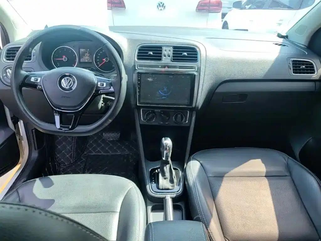 2016 Polo 1.6L Automatic Comfort Model — миниатюра 10