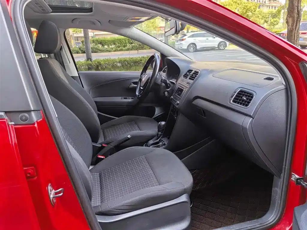 2016 Polo 1.6L Automatic Comfort Model — миниатюра 17