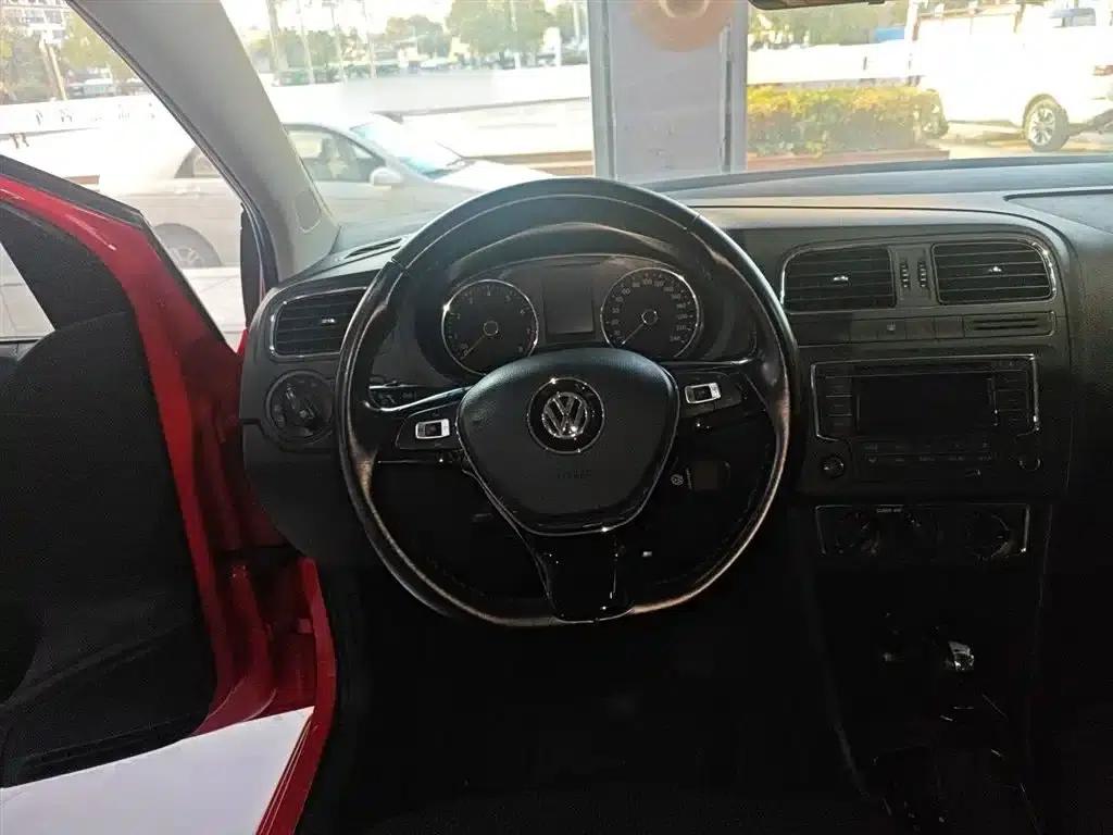 2016 Polo 1.6L Automatic Comfort Model — миниатюра 3