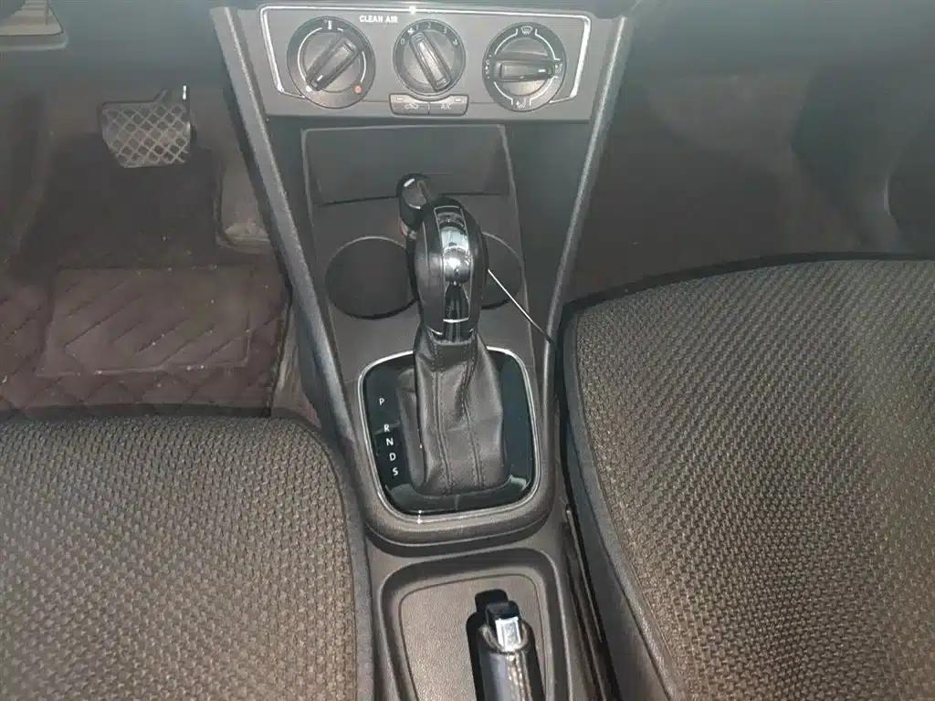 2016 Polo 1.6L Automatic Comfort Model — миниатюра 7