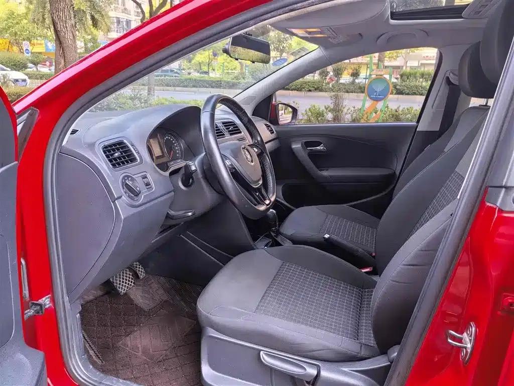 2016 Polo 1.6L Automatic Comfort Model — миниатюра 8