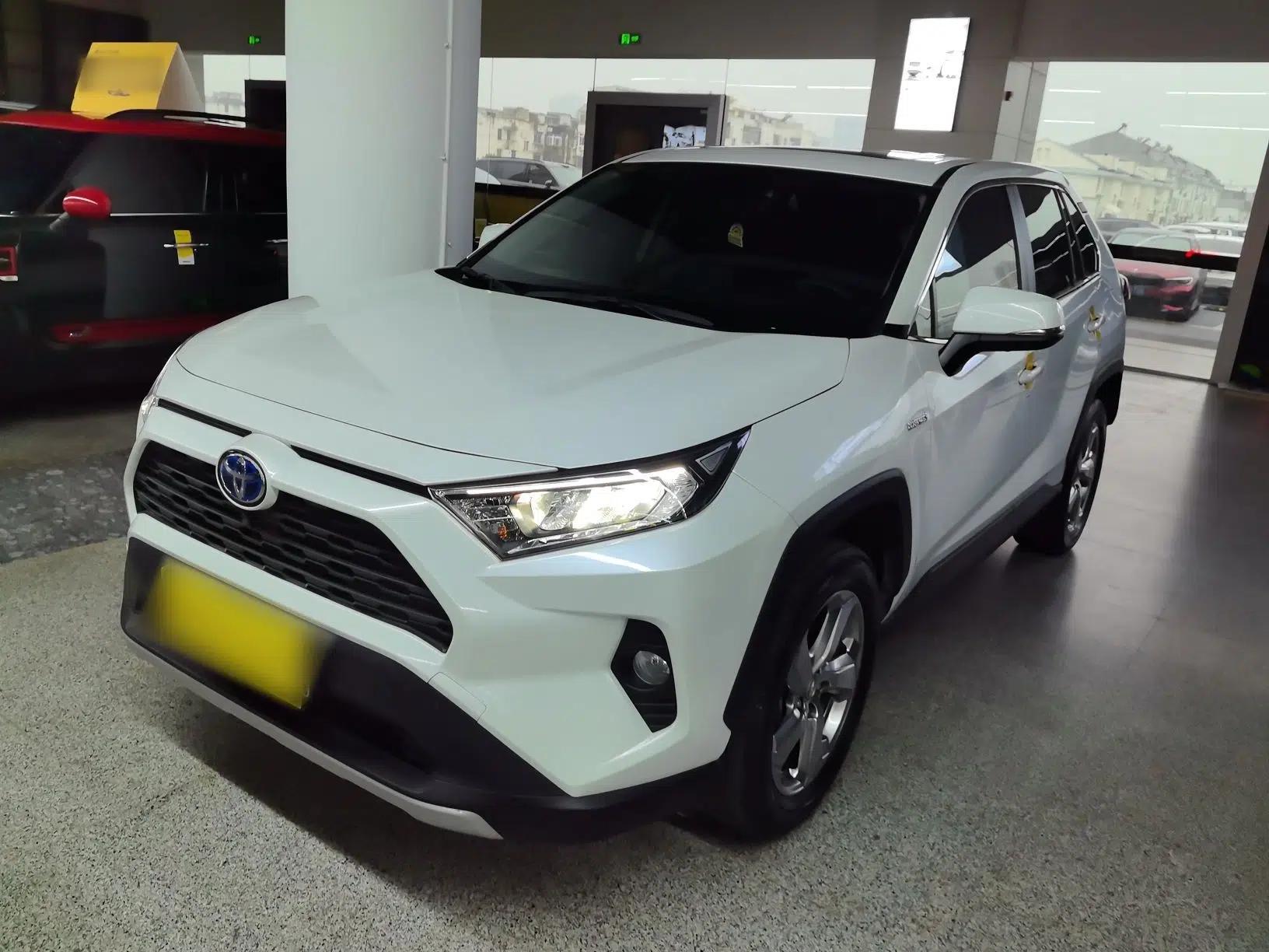 Toyota RAV4 2021 Revised Version Dual-Motor Hybrid 2.5L E-CVT Two-Wheel Drive Elite Edition — миниатюра 1