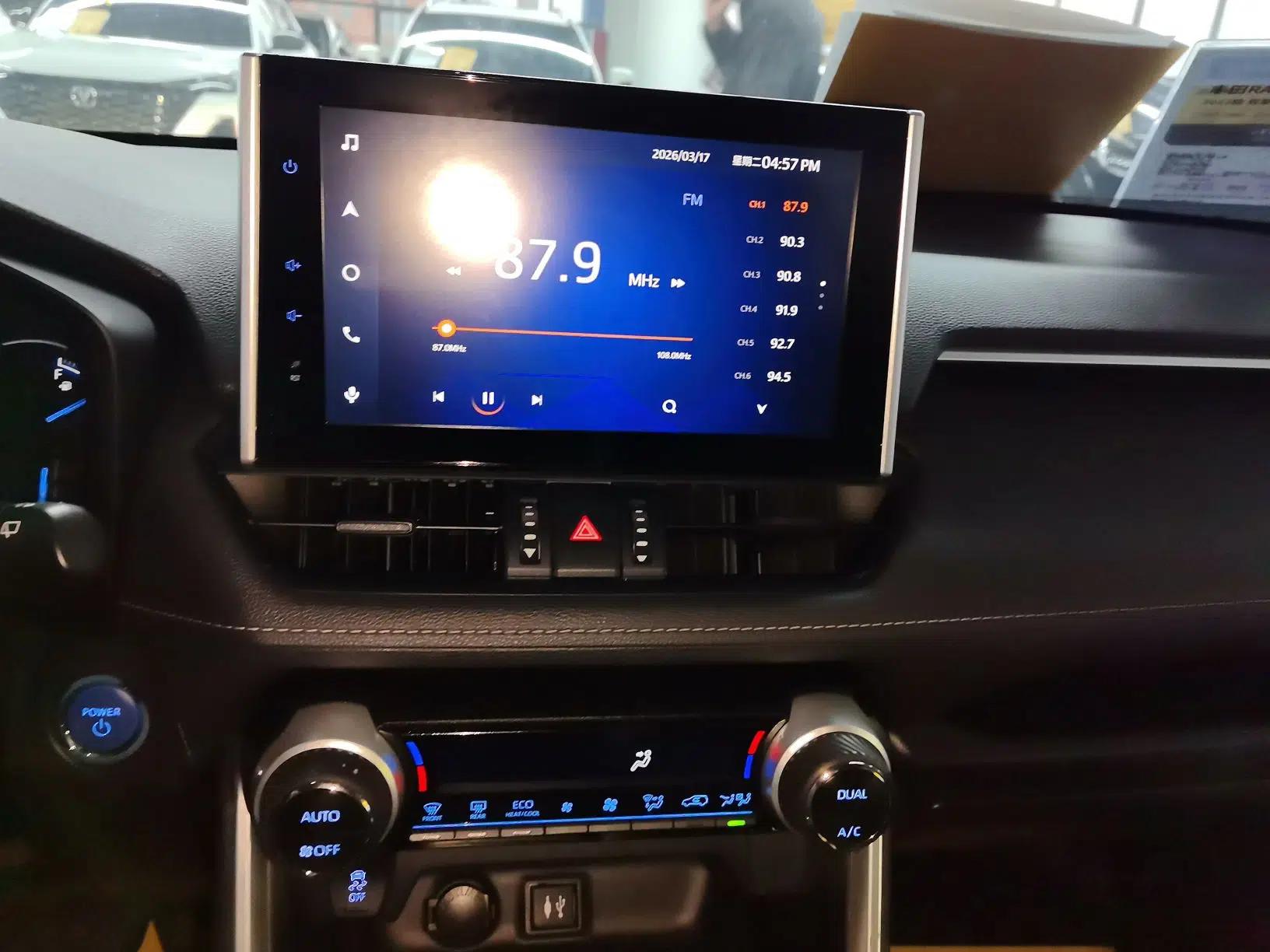Toyota RAV4 2021 Revised Version Dual-Motor Hybrid 2.5L E-CVT Two-Wheel Drive Elite Edition — миниатюра 15
