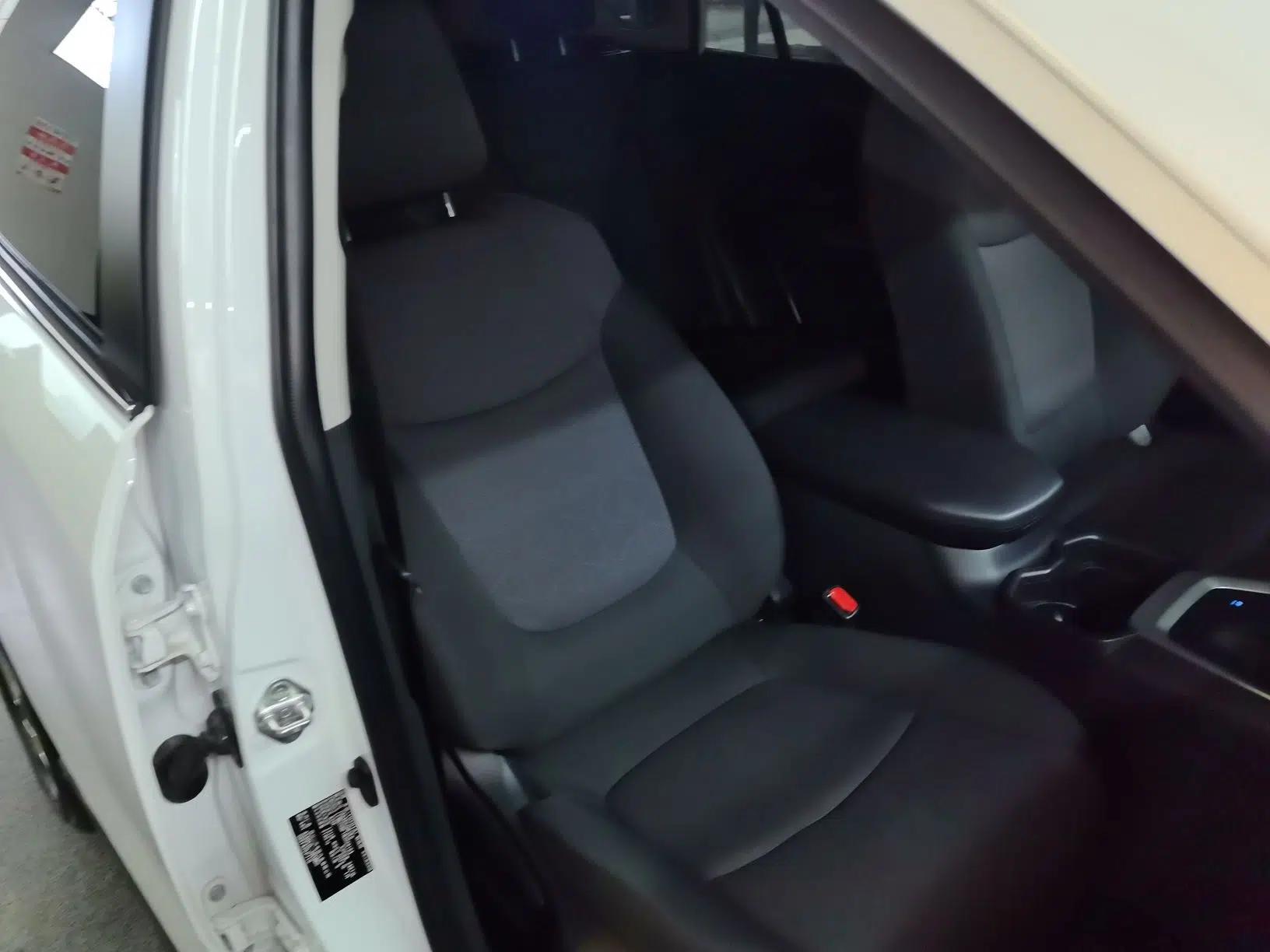 Toyota RAV4 2021 Revised Version Dual-Motor Hybrid 2.5L E-CVT Two-Wheel Drive Elite Edition — миниатюра 23