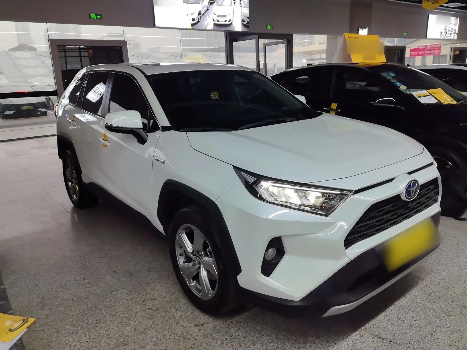 Toyota RAV4 2021 Revised Version Dual-Motor Hybrid 2.5L E-CVT Two-Wheel Drive Elite Edition — миниатюра 6