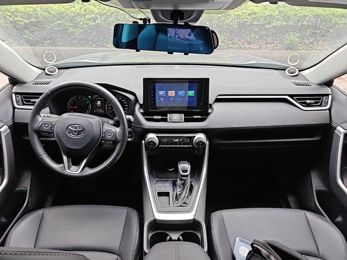 Toyota Wildlander 2022 2.0L CVT Two-Wheel Drive Urban Edition — миниатюра 13