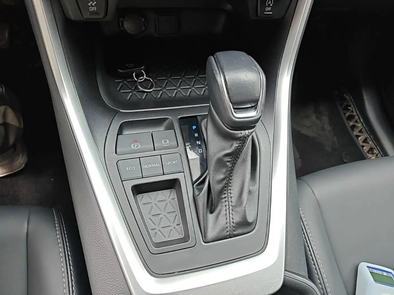 Toyota Wildlander 2022 2.0L CVT Two-Wheel Drive Urban Edition — миниатюра 17