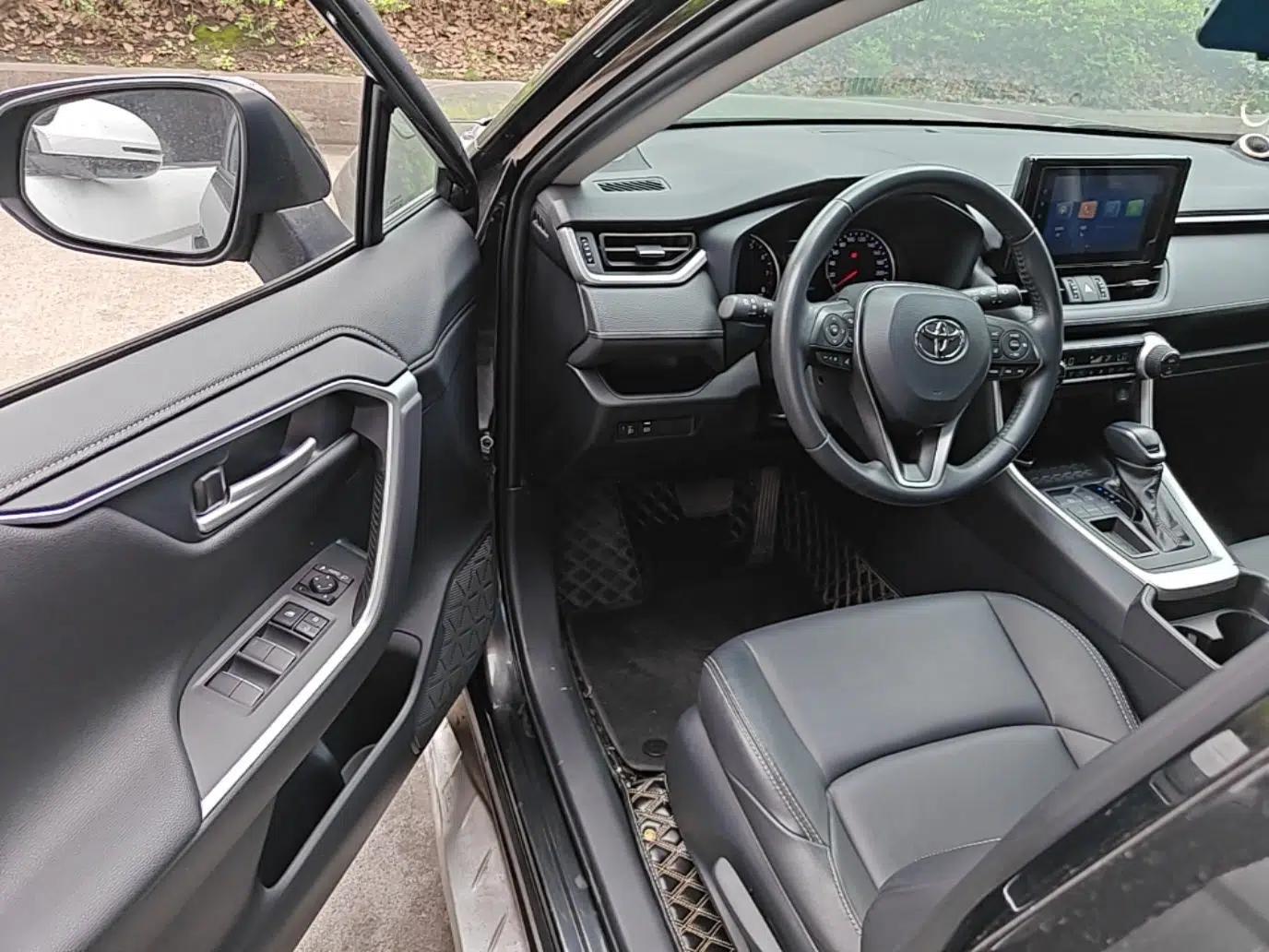 Toyota Wildlander 2022 2.0L CVT Two-Wheel Drive Urban Edition — миниатюра 19