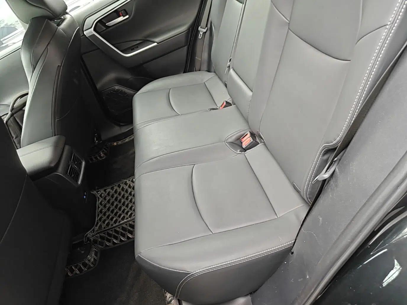 Toyota Wildlander 2022 2.0L CVT Two-Wheel Drive Urban Edition — миниатюра 20