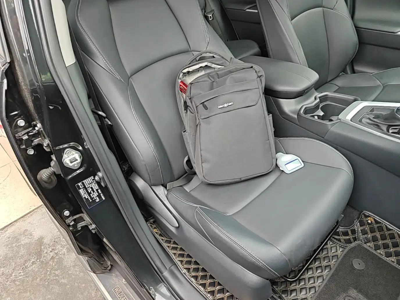 Toyota Wildlander 2022 2.0L CVT Two-Wheel Drive Urban Edition — миниатюра 23