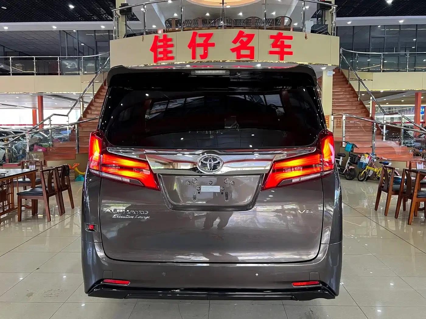 2018 Alphard Facelift 3.5L Premium Edition — миниатюра 4